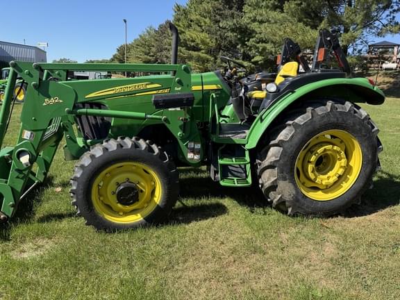 Image of John Deere 5325 equipment image 2