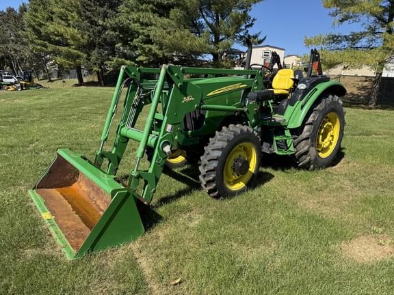 Image of John Deere 5325 equipment image 3