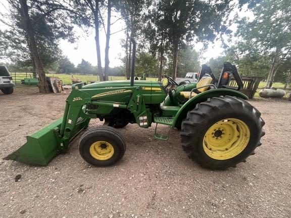 Image of John Deere 5325 equipment image 1
