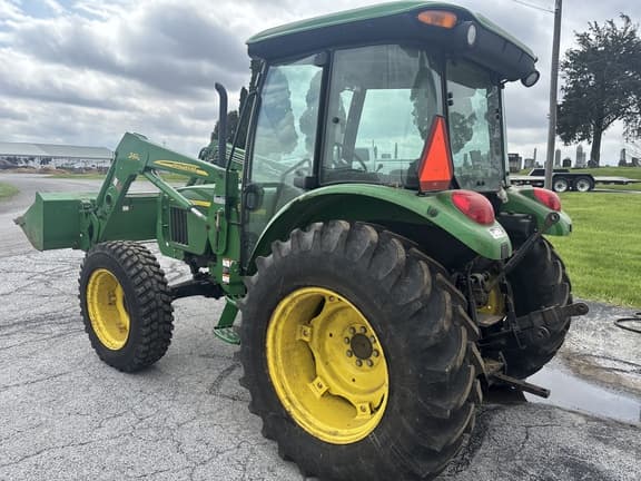 Image of John Deere 5420 equipment image 1