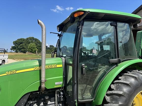 Image of John Deere 5425 equipment image 1