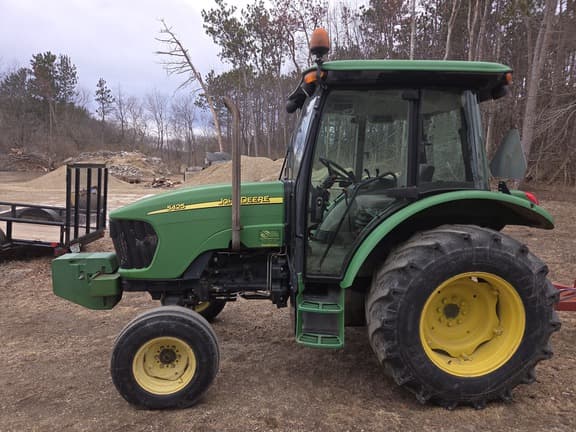 Image of John Deere 5425 equipment image 1