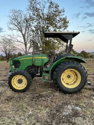 2005 John Deere 5425 Equipment Image0