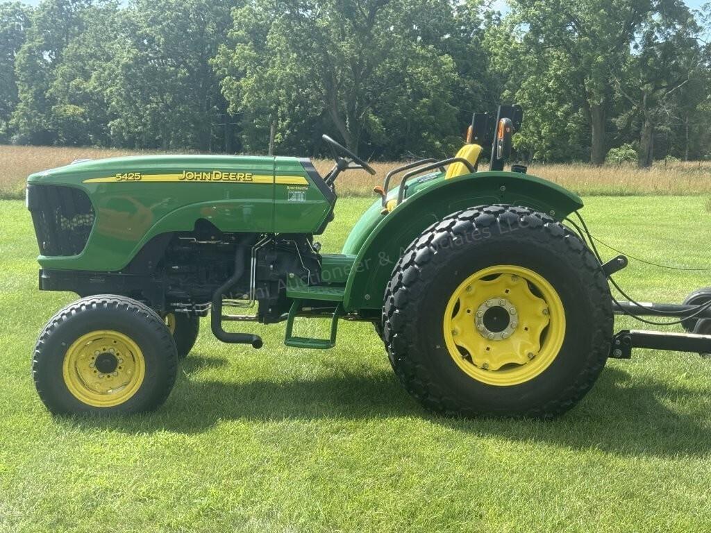 Image of John Deere 5425 Primary image