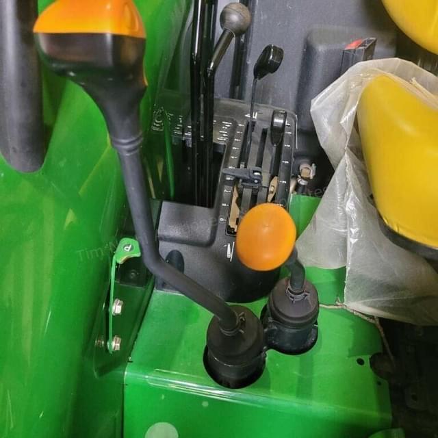 Image of John Deere 5425 equipment image 3