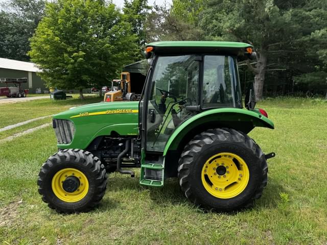 Image of John Deere 5425 equipment image 1