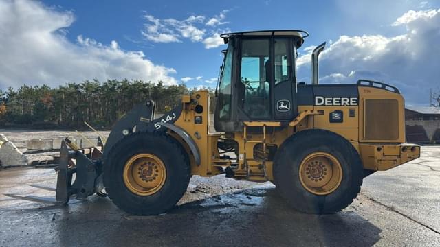 Image of John Deere 544J equipment image 1