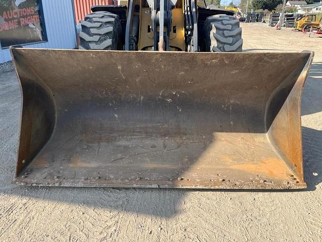 Image of John Deere 544J equipment image 3