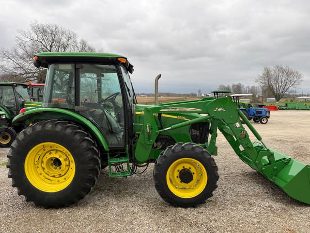 Image of John Deere 5525 equipment image 1