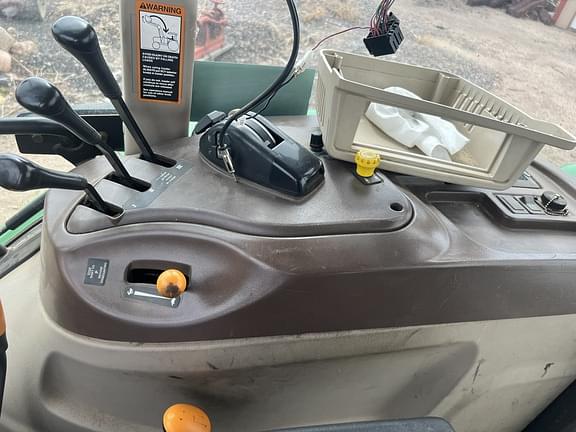 Image of John Deere 5525 equipment image 4