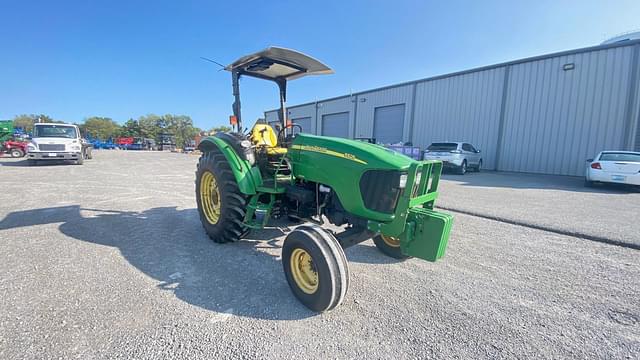 Image of John Deere 5525 equipment image 2