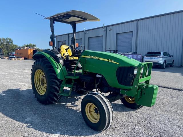 Image of John Deere 5525 equipment image 1