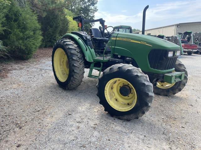 Image of John Deere 5525 equipment image 4