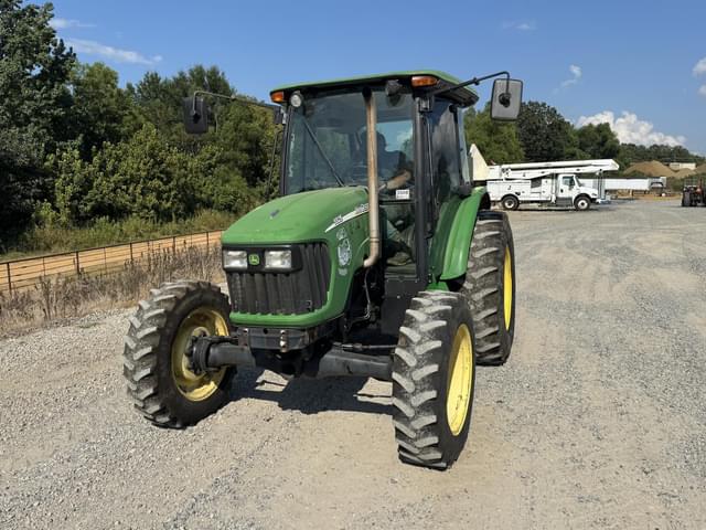 Image of John Deere 5525 equipment image 1