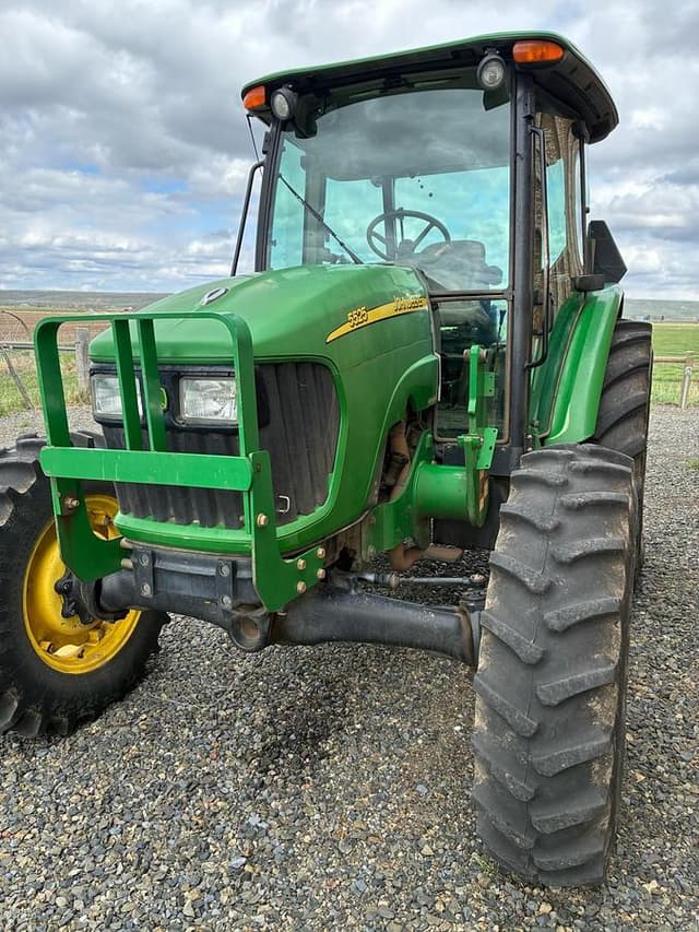 Image of John Deere 5525 equipment image 1