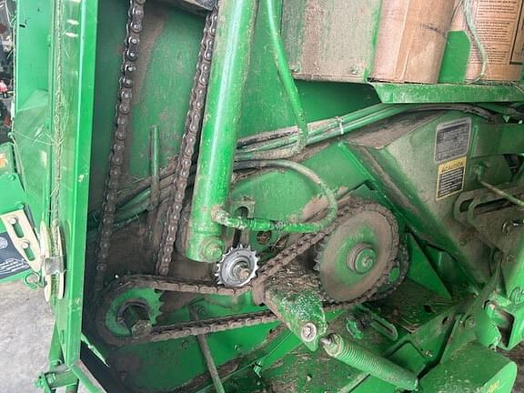 Image of John Deere 567 MegaWide equipment image 3