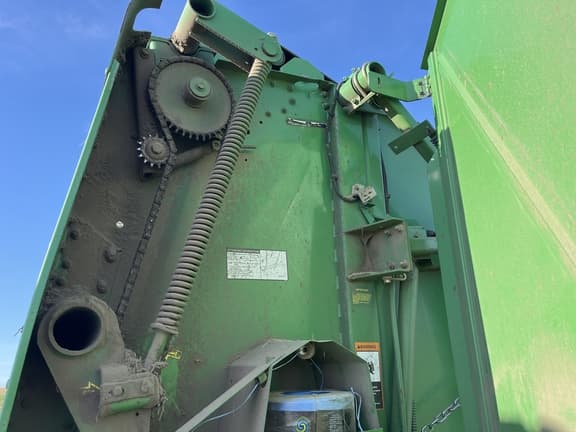 Image of John Deere 567 MegaWide equipment image 4