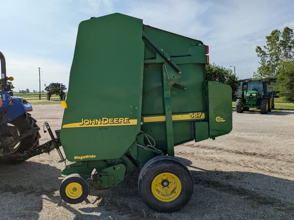 Image of John Deere 567 equipment image 1