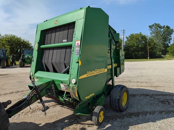 2005 John Deere 567 Equipment Image0