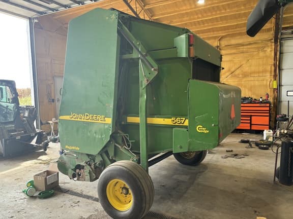 Image of John Deere 567 equipment image 1