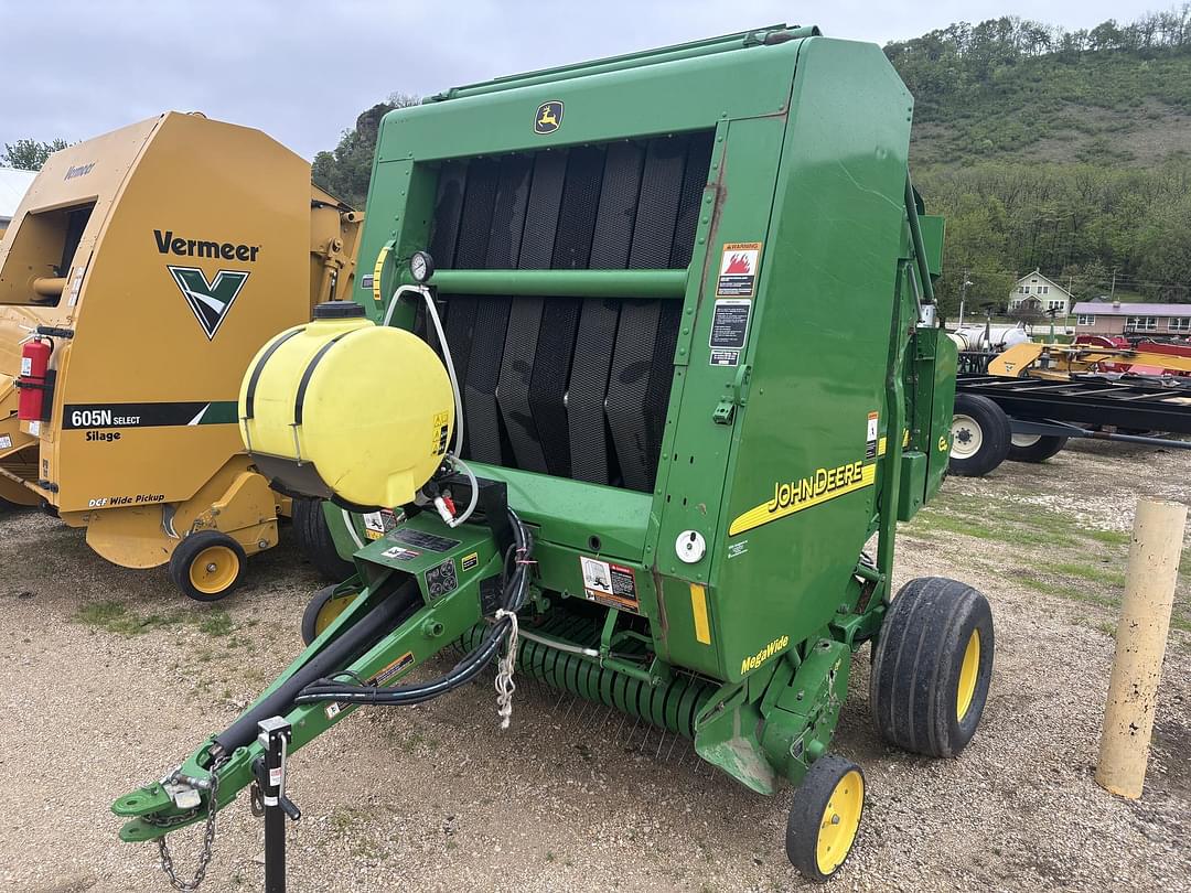 Image of John Deere 567 MegaWide Image 1