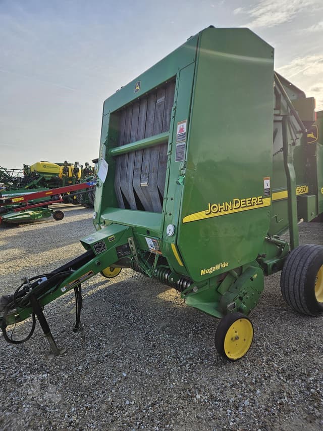 Image of John Deere 567 equipment image 2