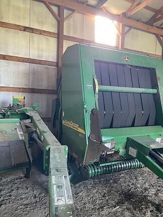 Image of John Deere 567 MegaWide equipment image 1