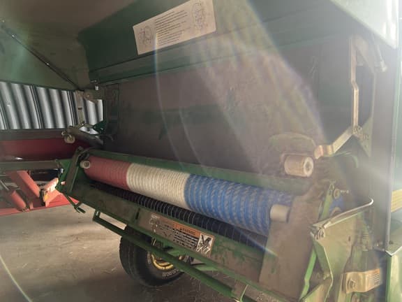 Image of John Deere 567 MegaWide equipment image 3