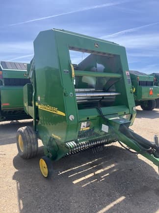Image of John Deere 567 MegaWide equipment image 1