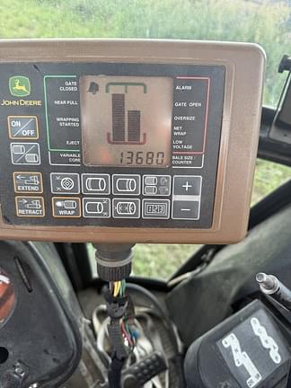 Image of John Deere 567 MegaWide equipment image 4
