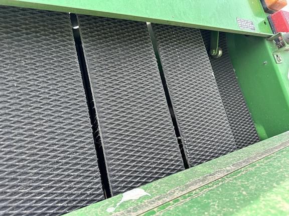 Image of John Deere 567 MegaWide equipment image 4