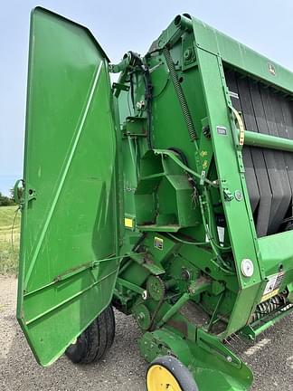 Image of John Deere 567 MegaWide equipment image 2