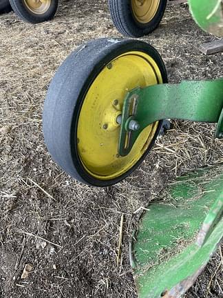 Image of John Deere 567 Silage MegaWide equipment image 3