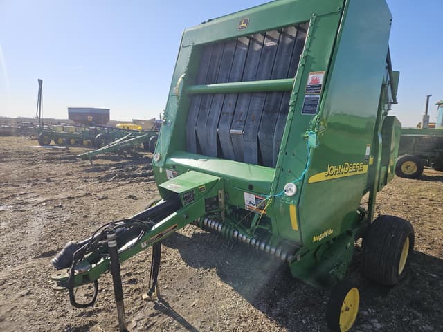 Image of John Deere 567 equipment image 3