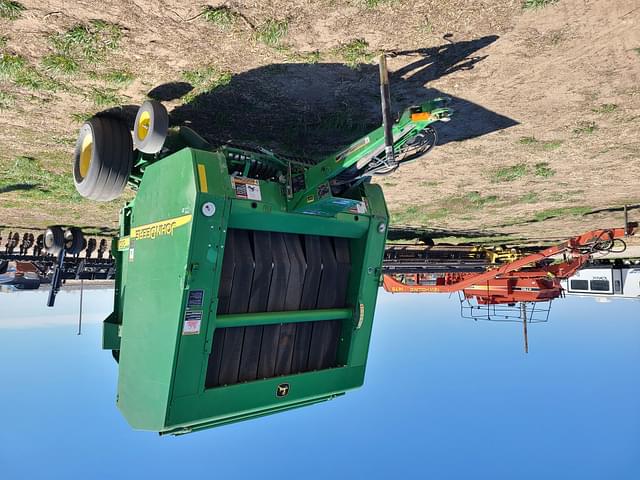 Image of John Deere 567 equipment image 1