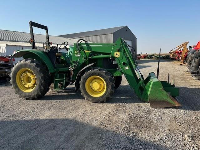 2005 John Deere 6120 Equipment Image0
