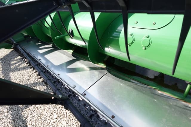 Image of John Deere 622F equipment image 4