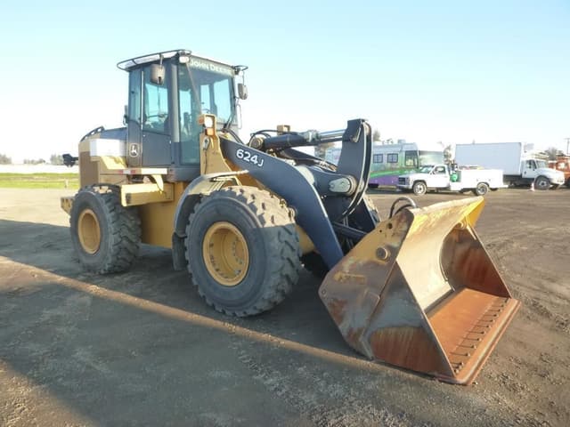 Image of John Deere 624J equipment image 1