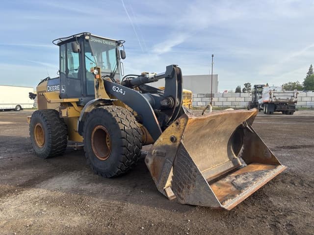 Image of John Deere 624J equipment image 1