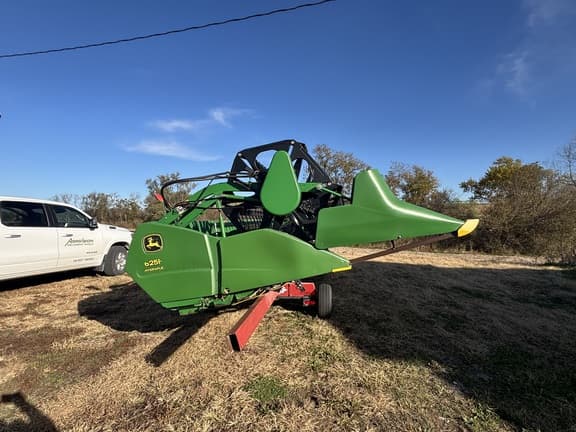 Image of John Deere 625F equipment image 3