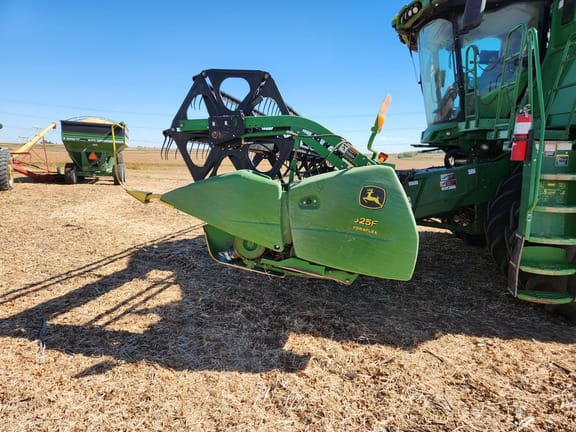 Main image John Deere 625F