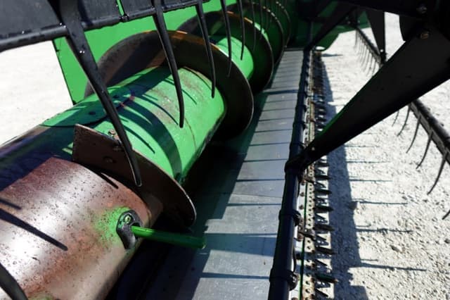 Image of John Deere 625F equipment image 4