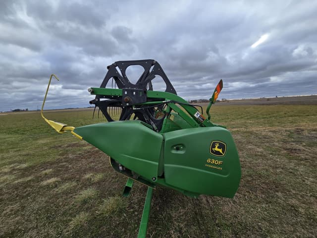 Image of John Deere 630F equipment image 1