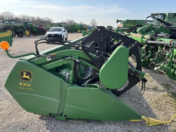 Image of John Deere 630F equipment image 4