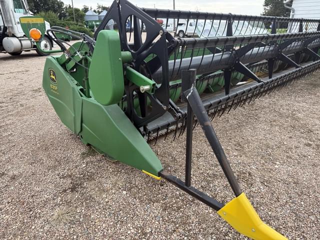 Image of John Deere 630F equipment image 3