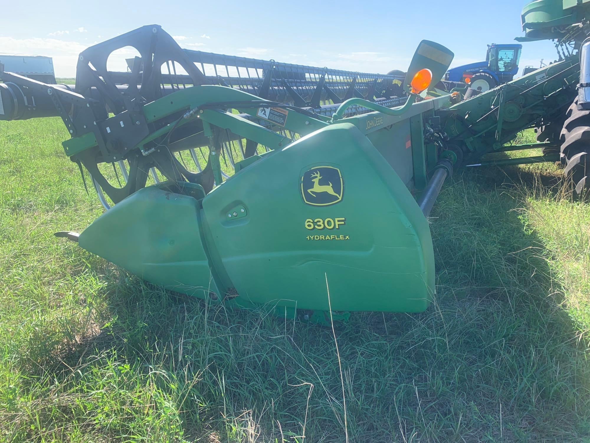 2005 John Deere 630F Equipment Image0
