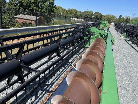 Main image John Deere 635F