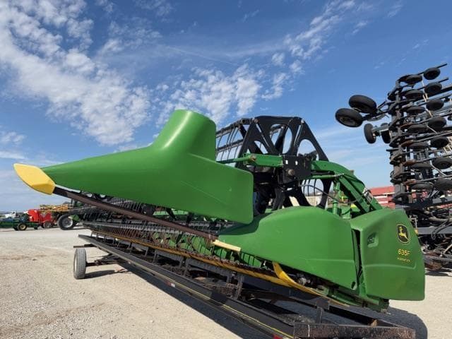 Image of John Deere 635F equipment image 1