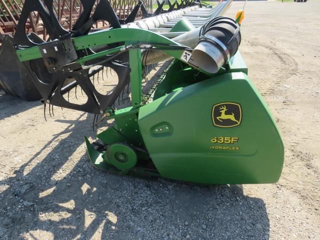 Image of John Deere 635F equipment image 1