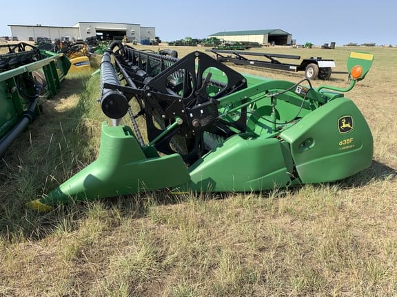 Main image John Deere 635F